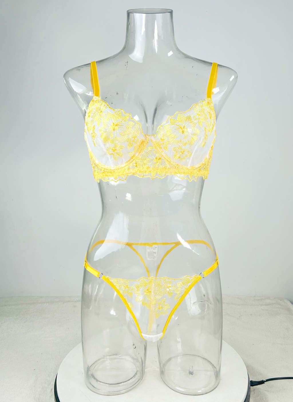 European and American sexy lingerie design embroidery mesh splicing pure desire sexy perspective steel ring gathered bra sexy set comfortable