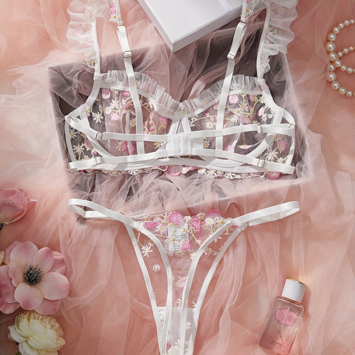 New Design Flutter Sleeve Strawberry Embroidered Mesh Lingerie Set-Sheer Sexy Youthful Thin&Breathable Bra Set