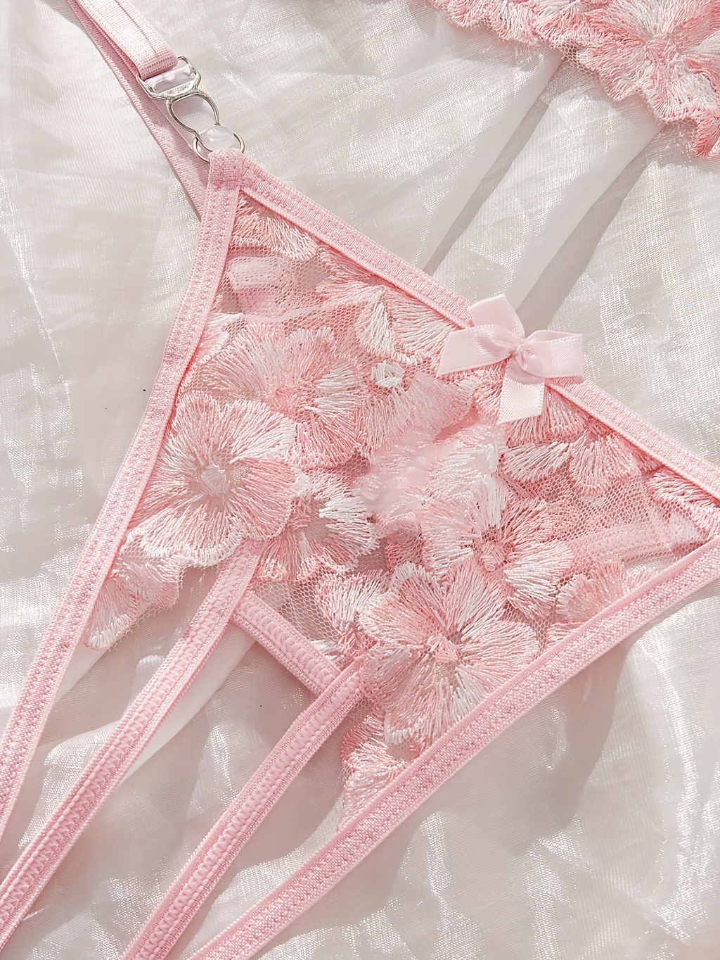 Design sense hot style sexy three point embroidered flowers high end bra and panty set for girls pure desire sexy underwear comfortable