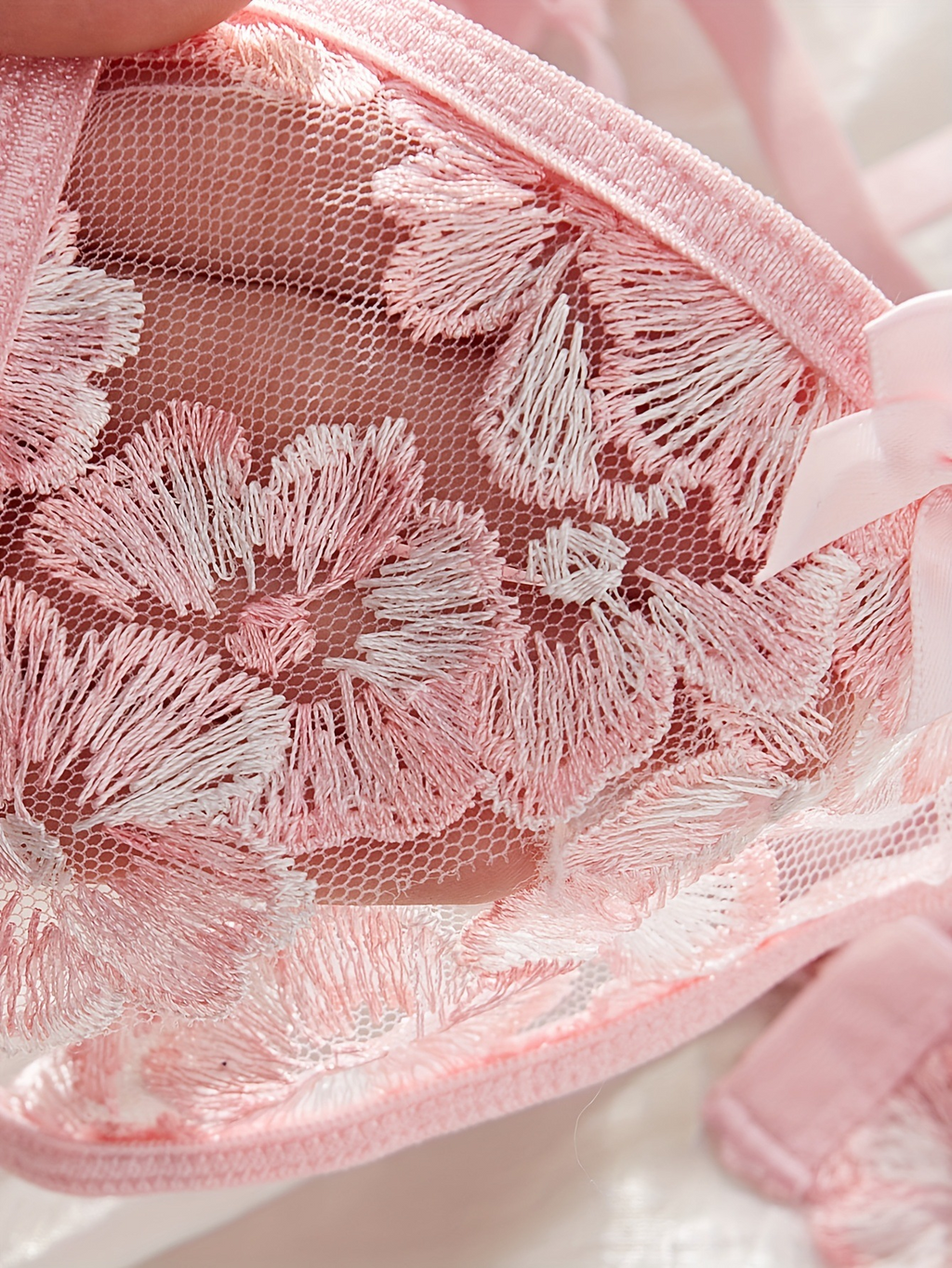 Design sense hot style sexy three point embroidered flowers high end bra and panty set for girls pure desire sexy underwear comfortable