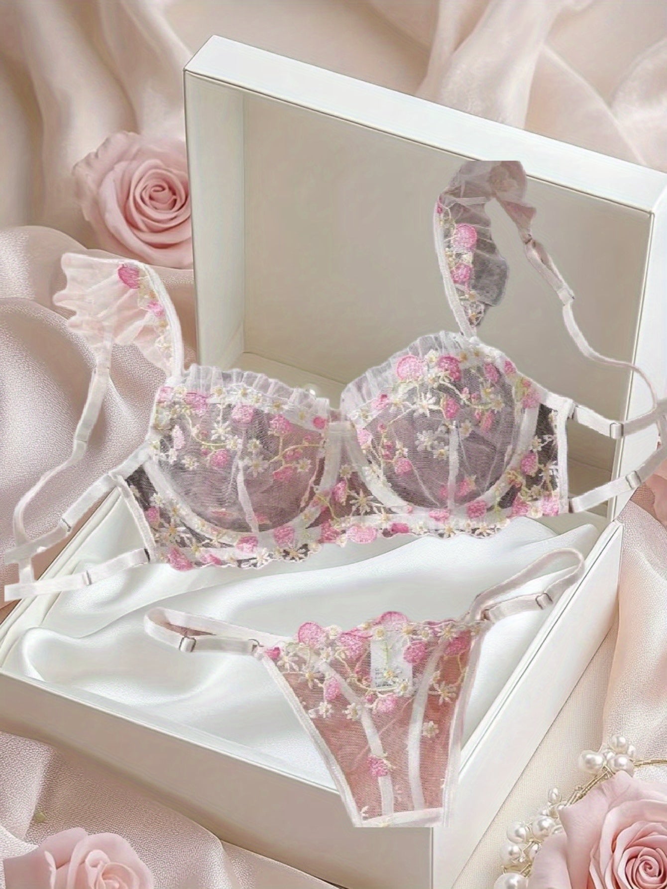 New Design Flutter Sleeve Strawberry Embroidered Mesh Lingerie Set-Sheer Sexy Youthful Thin&Breathable Bra Set