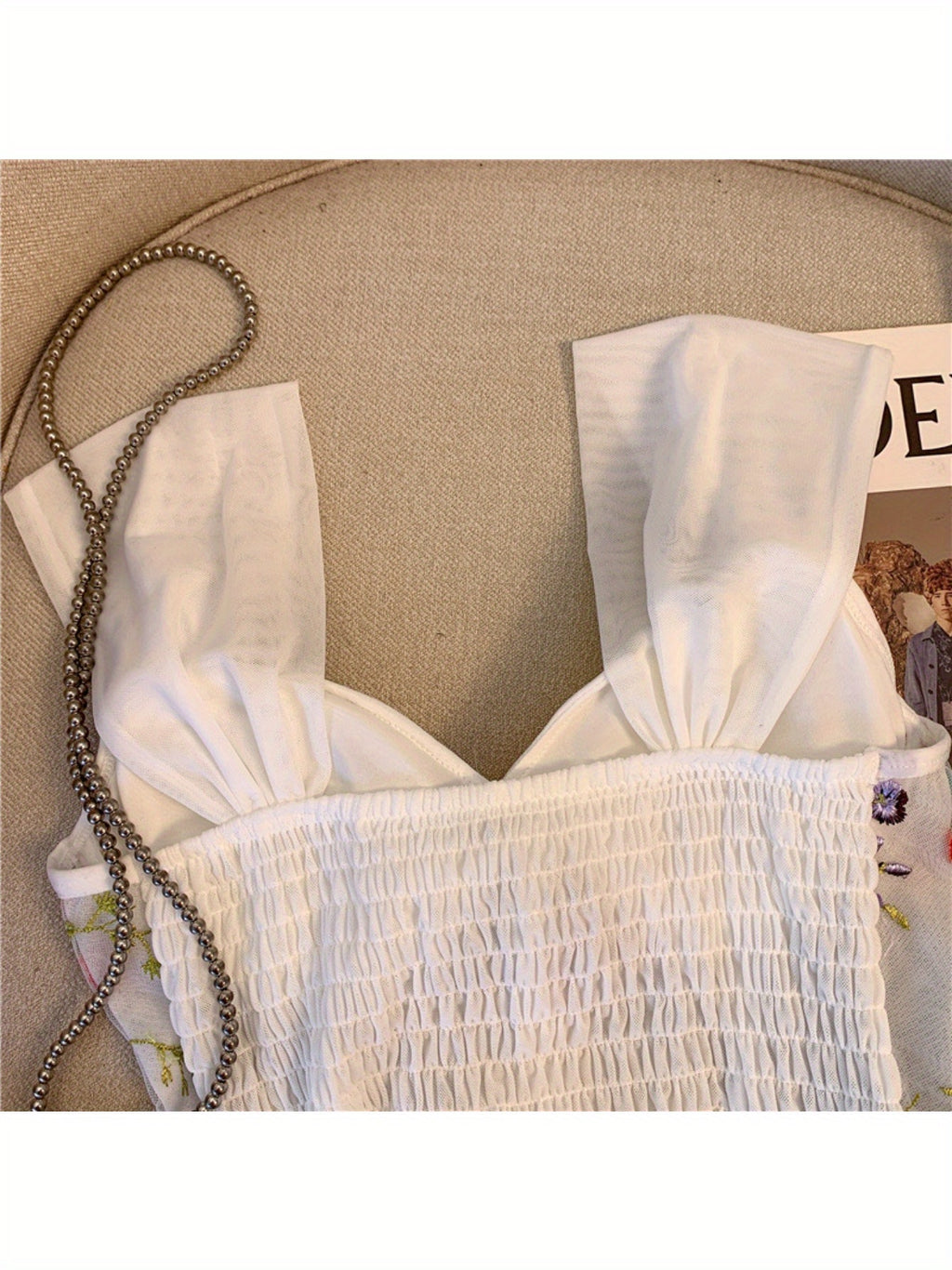 Lace embroidery fishbone design camisole with built in chest pad, breathable elastic mesh fabric, suitable for hot girls in spring and summer, worn inside or outside, comfortable and breathable